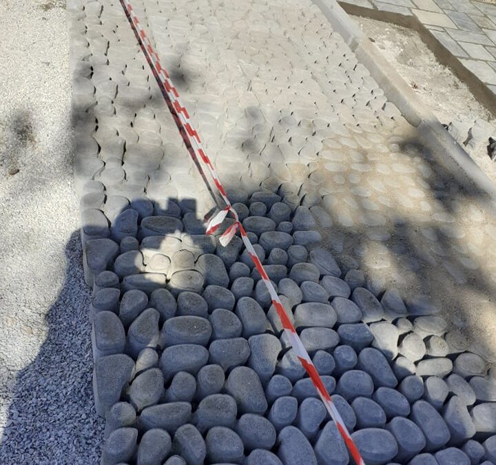 Πεζοδρόμια – Κάλυψη Αυλής με Πέτρα και Πλάκες